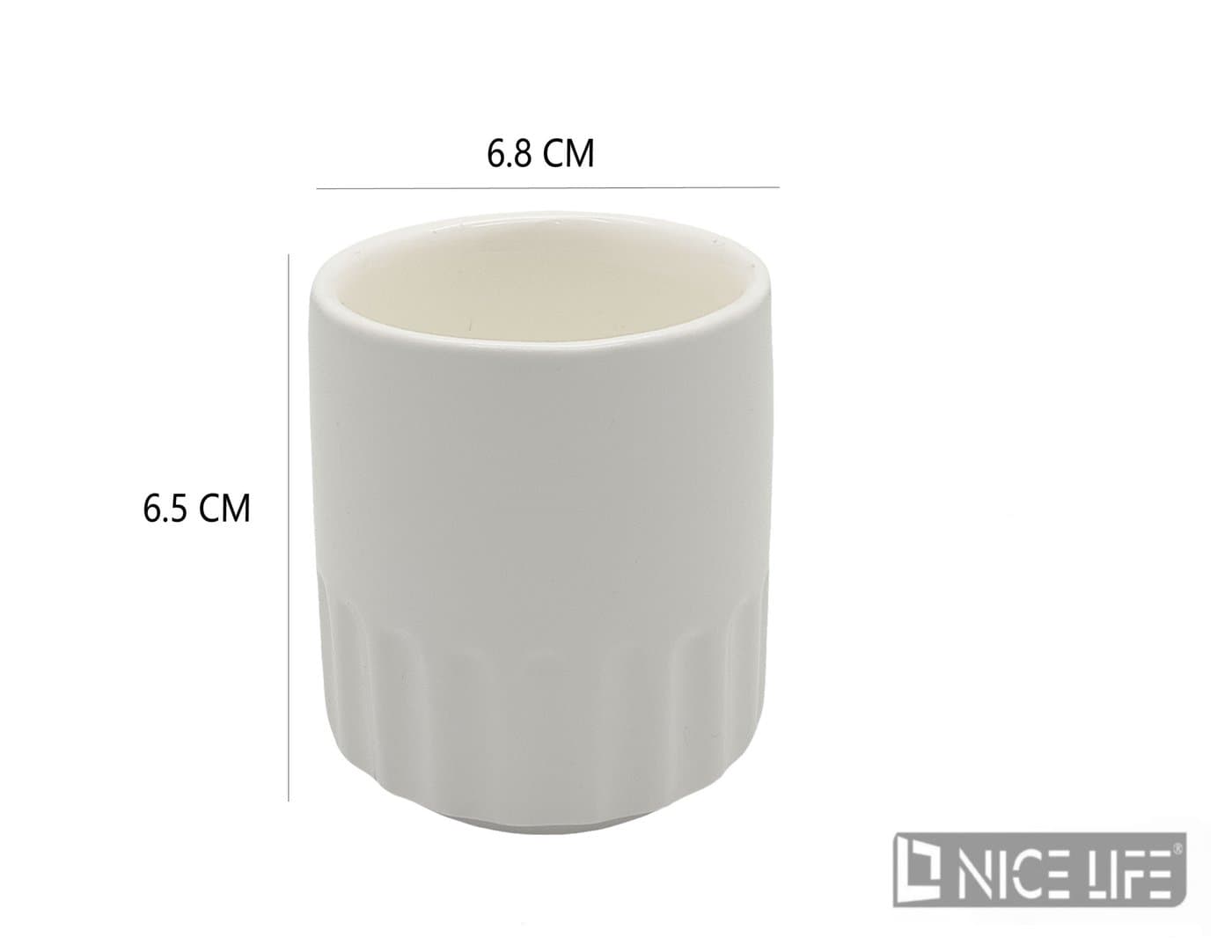 Kubek ceramiczny biały z tłoczeniem bez ucha