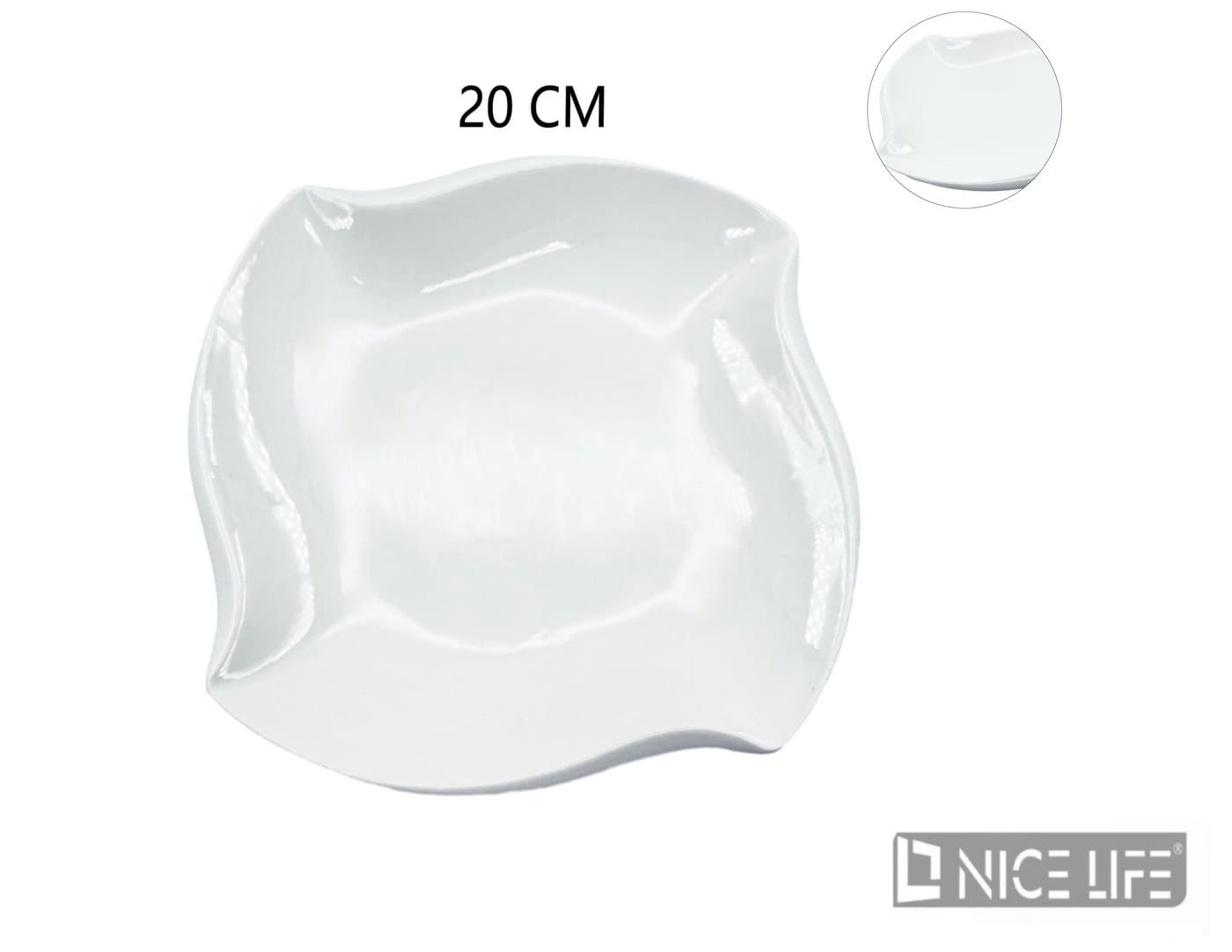 Talerz ceramiczny biały z nieregularnym falistym brzegiem