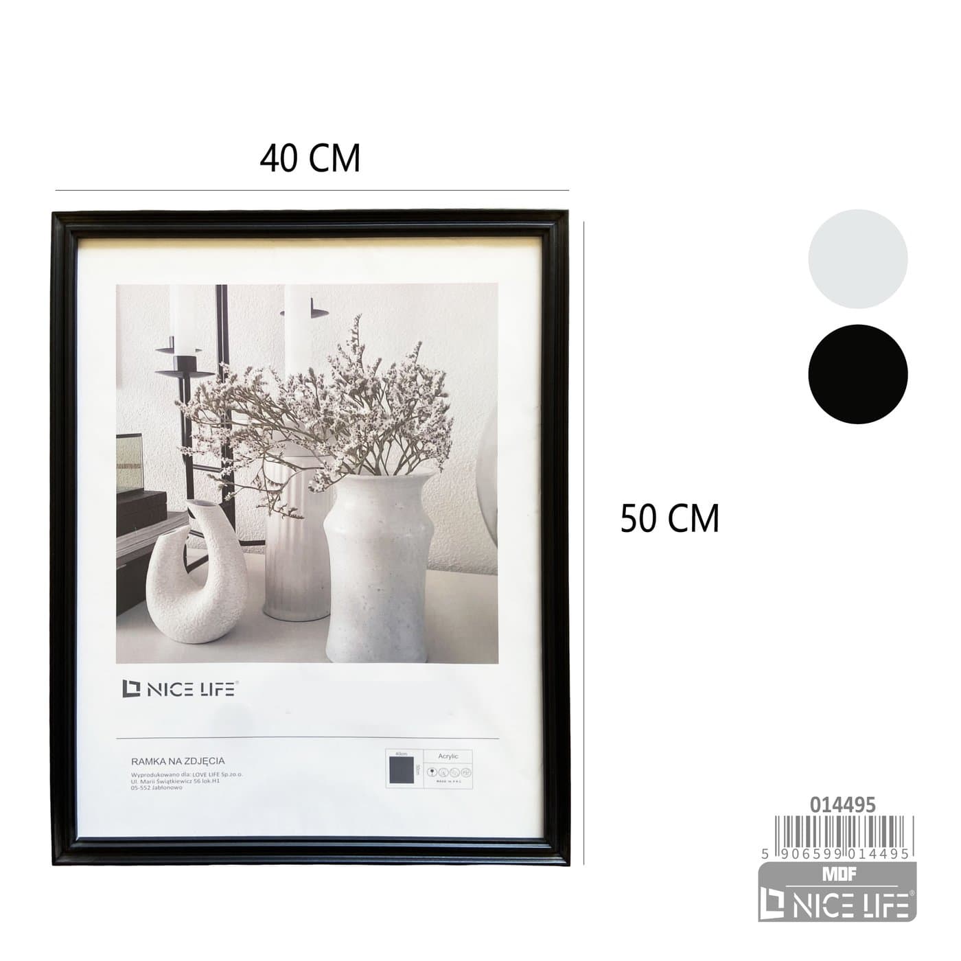 Ramka do fotografii o prostokątnej oprawie czarnej lub białej