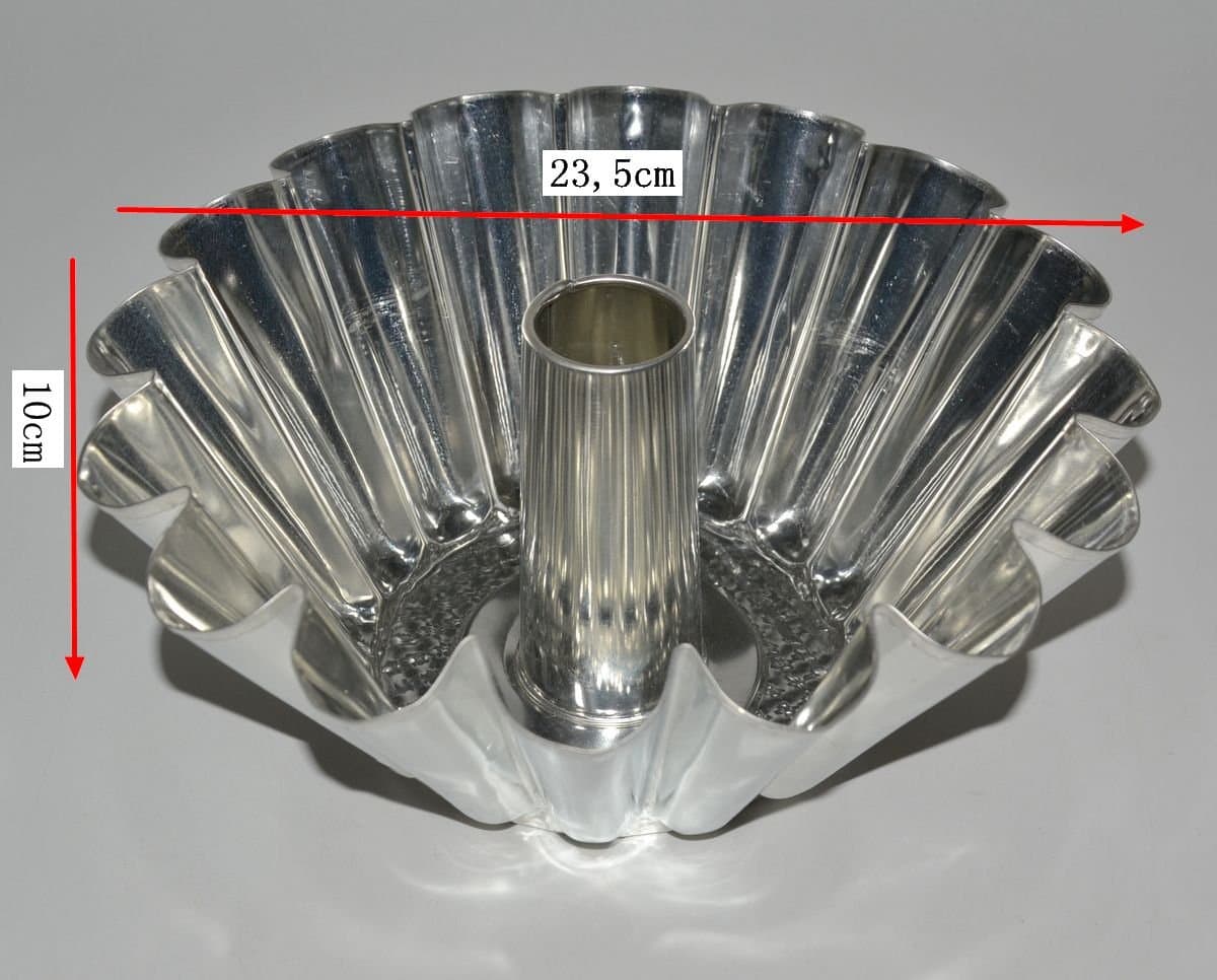 Forma metalowa karbowana z kominem do babki, średnica 24 cm