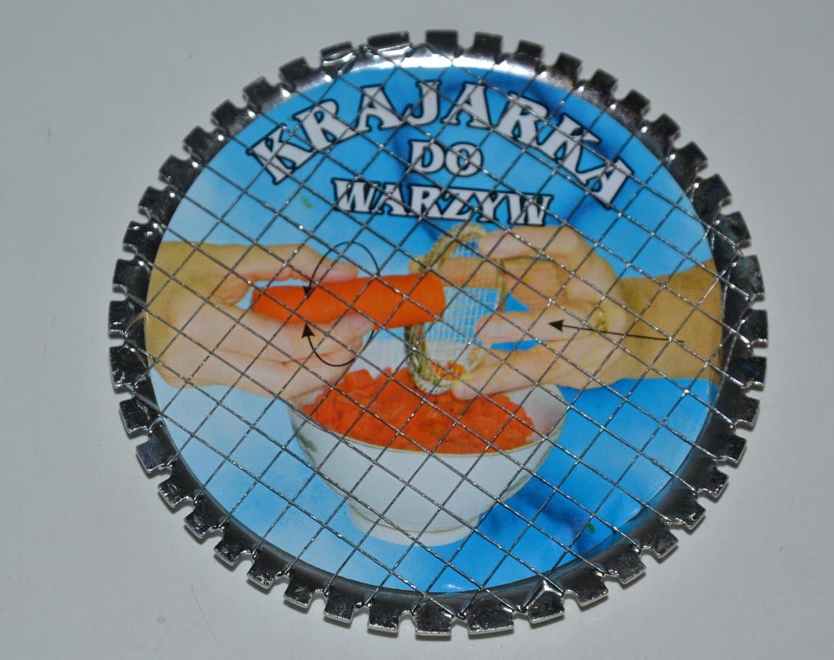 Krajalnica do warzyw z drobną metalową siatką