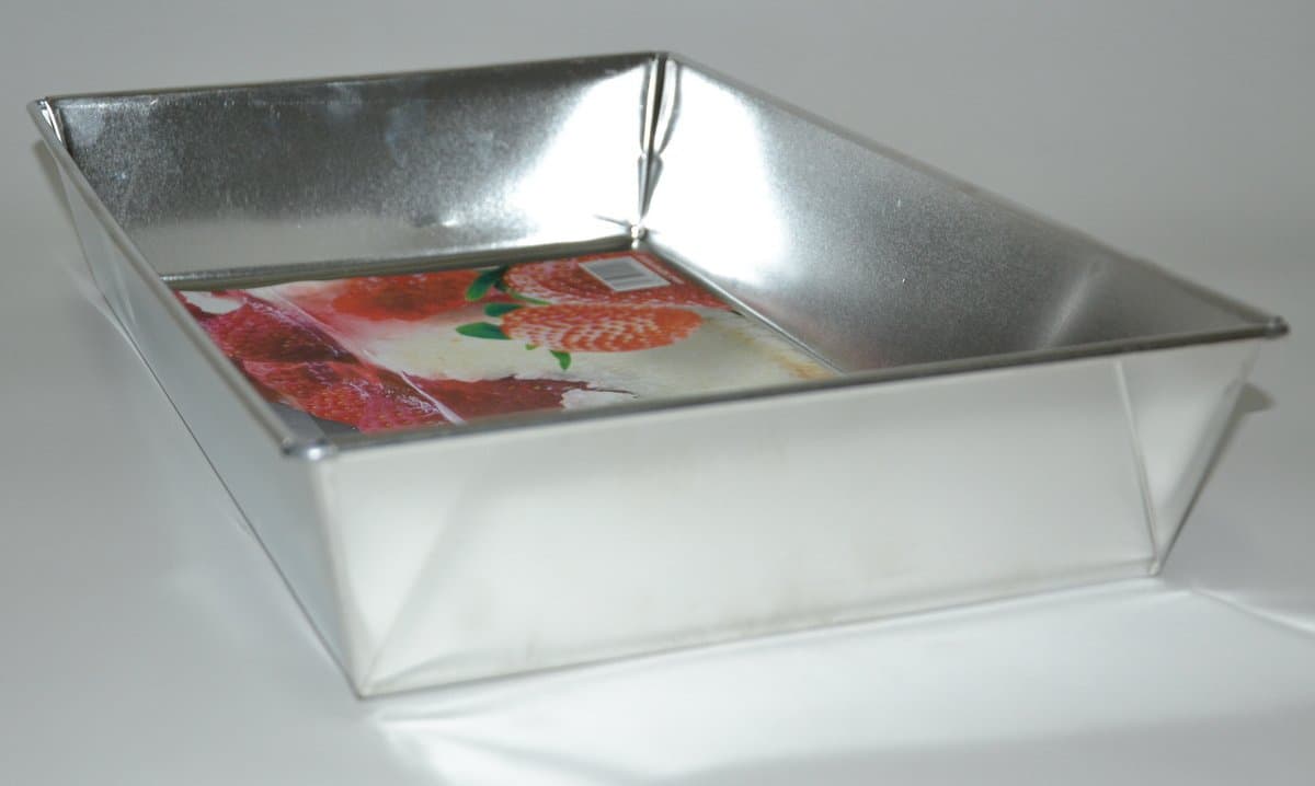 Blacha do pieczenia ciast metalowa z wysokimi bokami